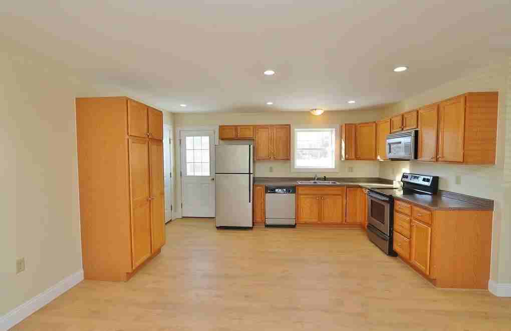 94 Streamside Ln #31 - Photo 3 of 12