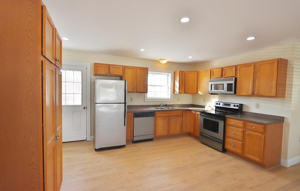 94 Streamside Ln #31 - Photo 4 of 12