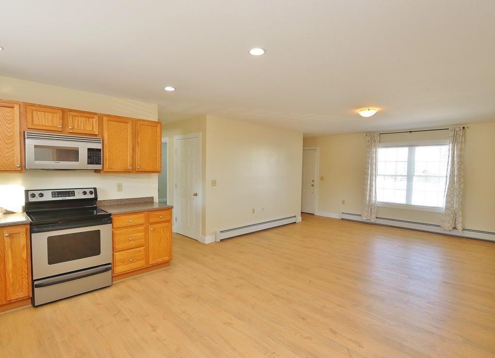 94 Streamside Ln #31 - Photo 5 of 12