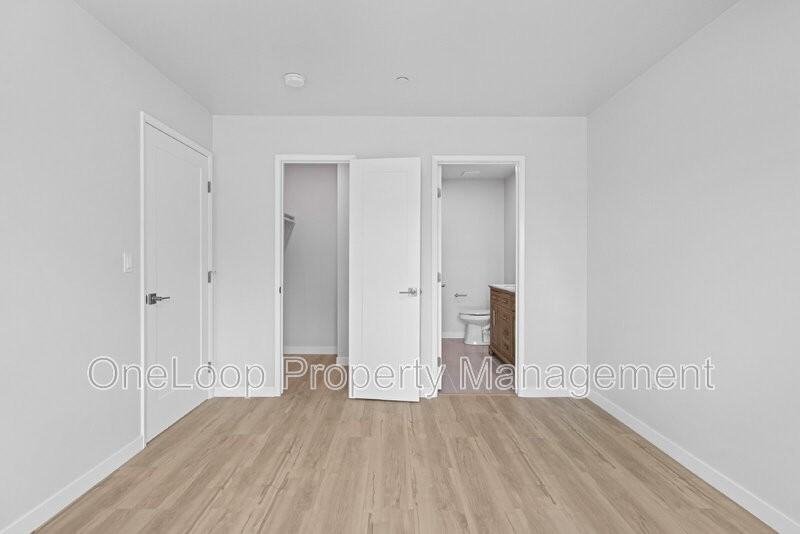 6256 E Lake Dr - Photo 4 of 33