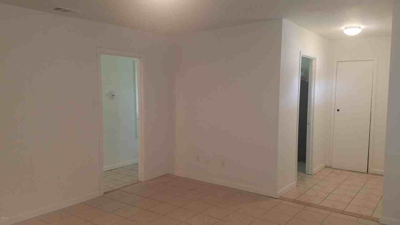 678 Meadow Dr - Photo 4 of 19