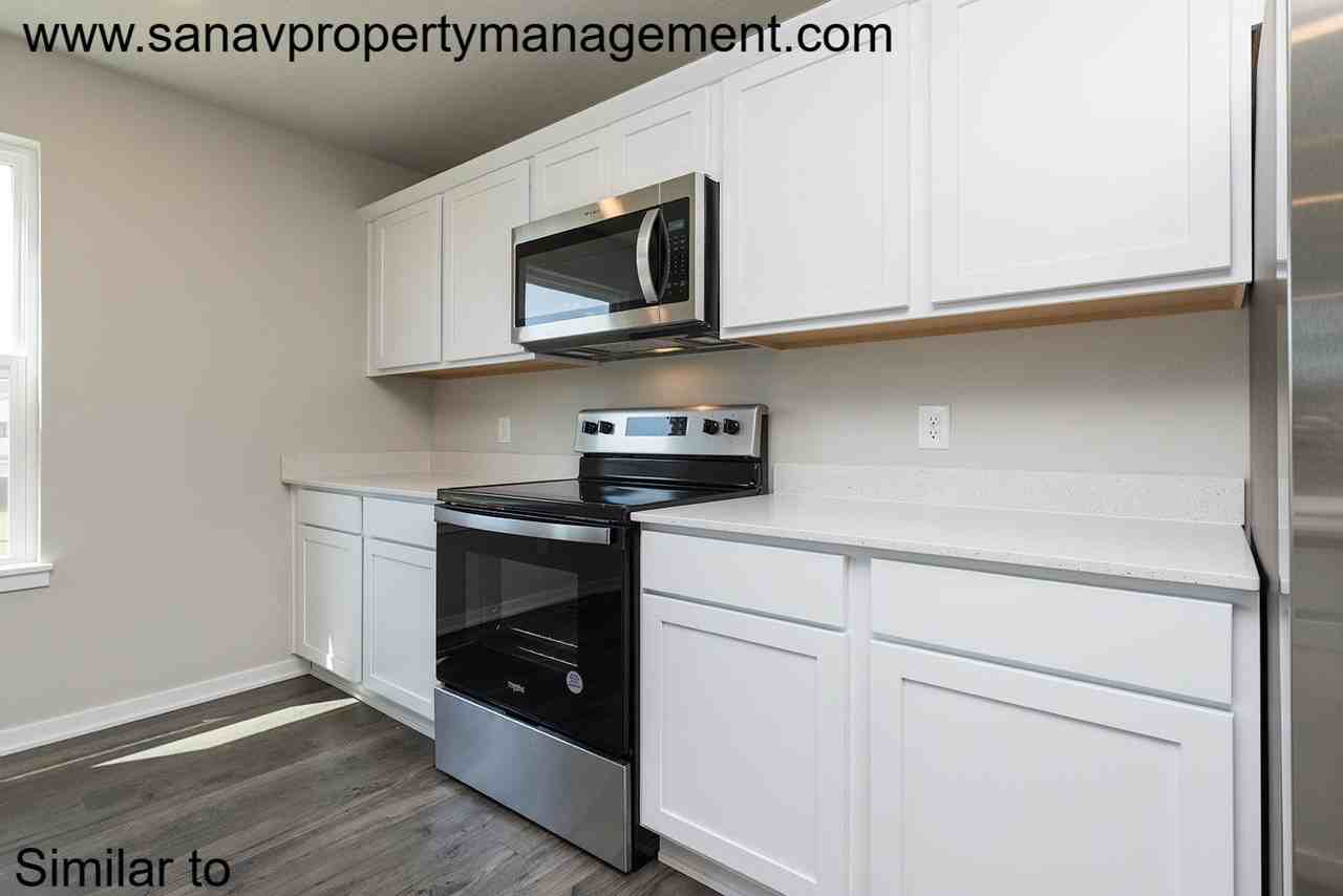 515 Elizabeth Ln Nw - Photo 3 of 28