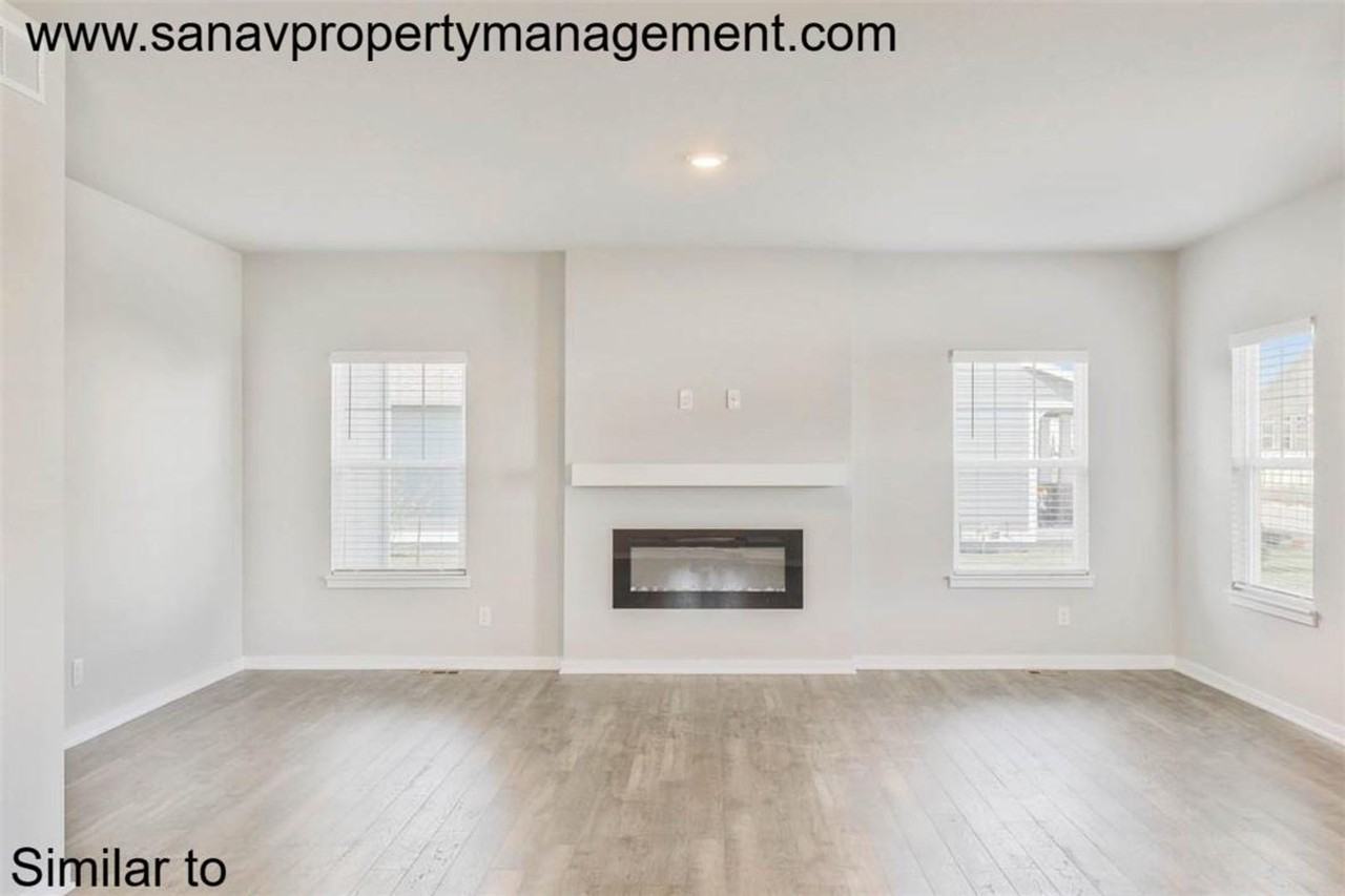 2416 Sw Plaza Pkwy - Photo 2 of 15