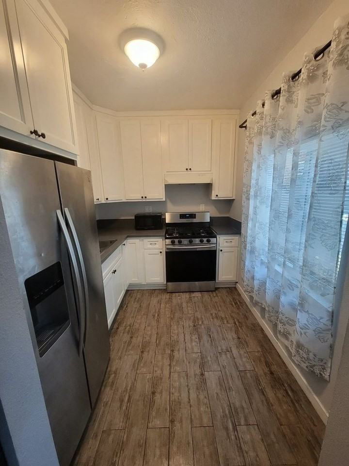 416 Lime Ave - Photo 7 of 10