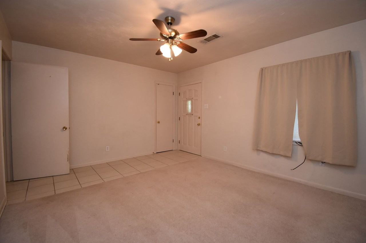 1707 Greer Dr - Photo 4 of 18