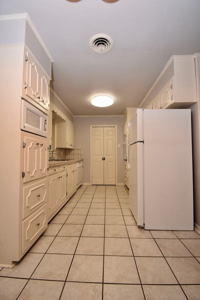 2603 Cypress Springs Ave - Photo 7 of 25