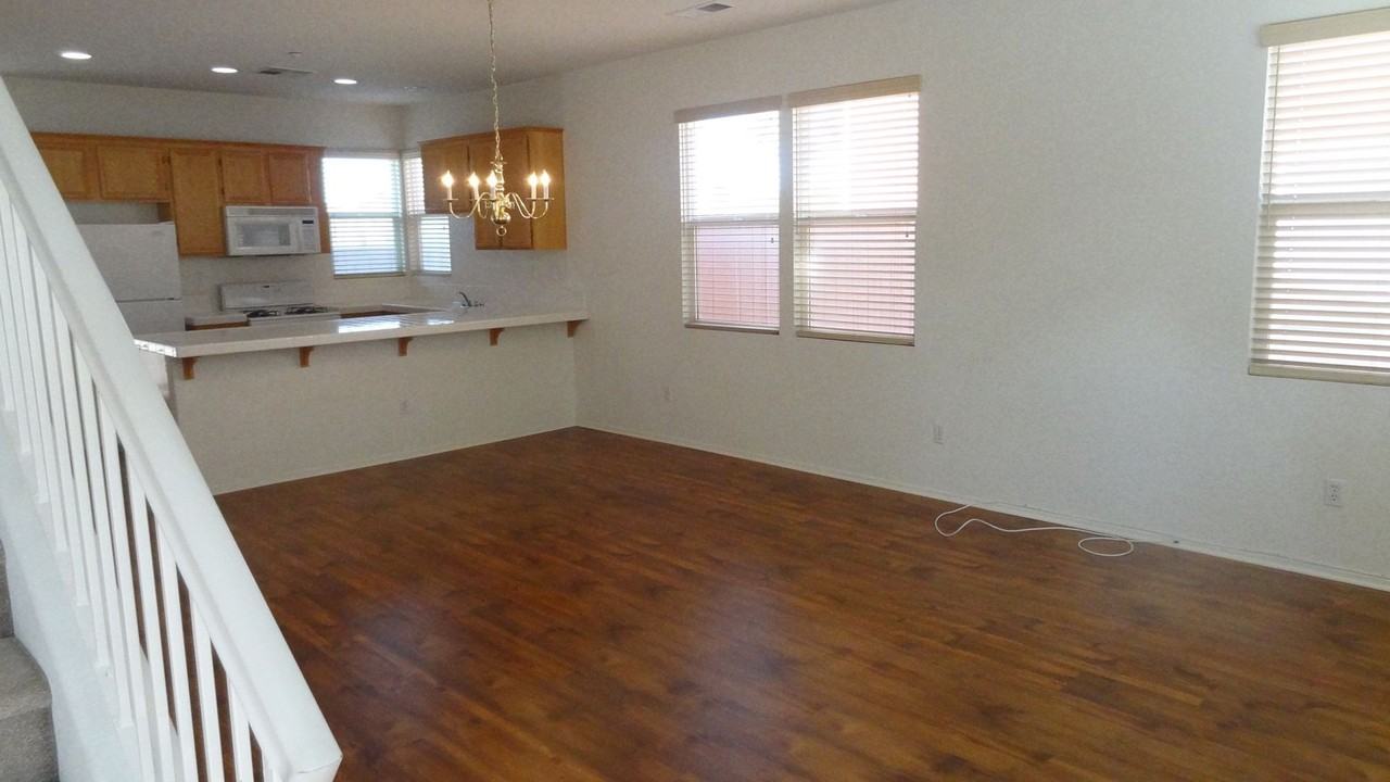25330 Cole St - Photo 3 of 19