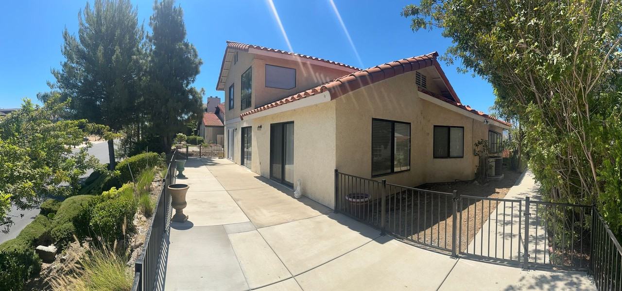 22701 Cascade Dr - Photo 2 of 21