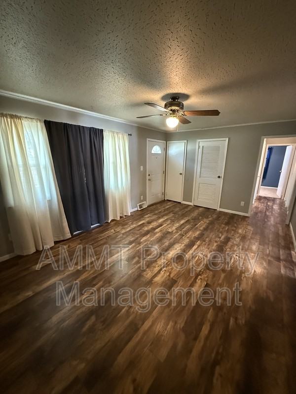 2690 10th Ave - Photo 3 of 14