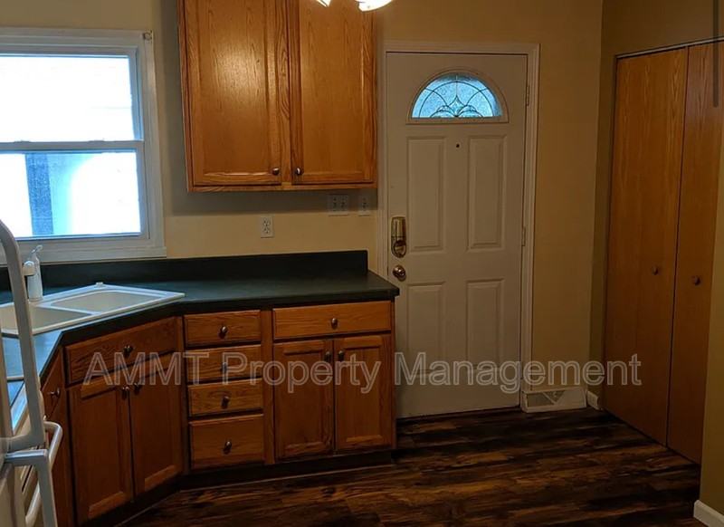 2690 10th Ave - Photo 4 of 14