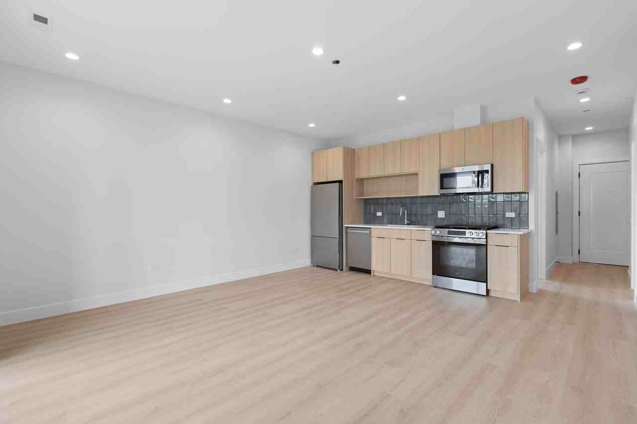 904 W Dakin St - Photo 7 of 21