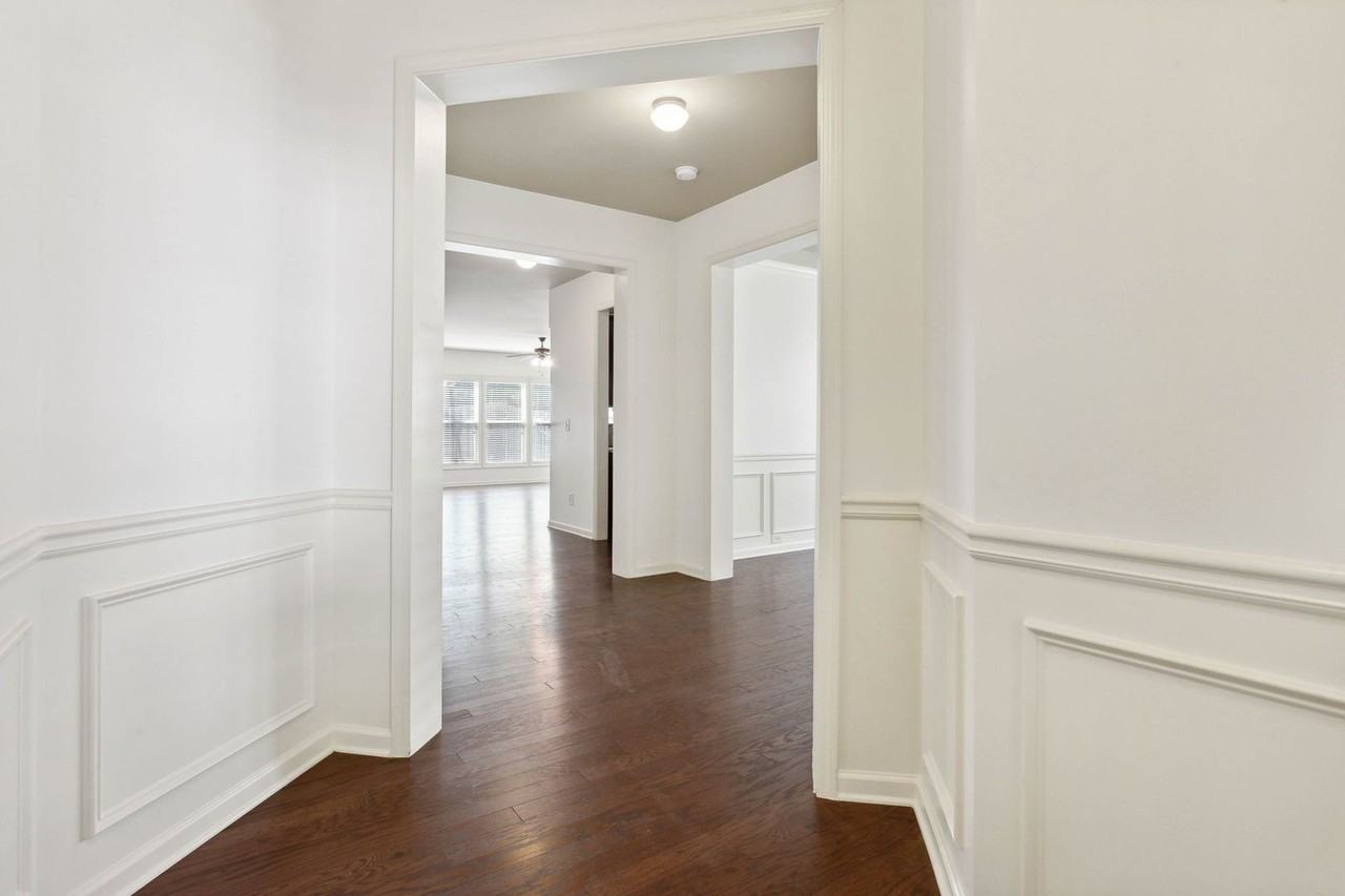 655 Township Cir - Photo 2 of 31