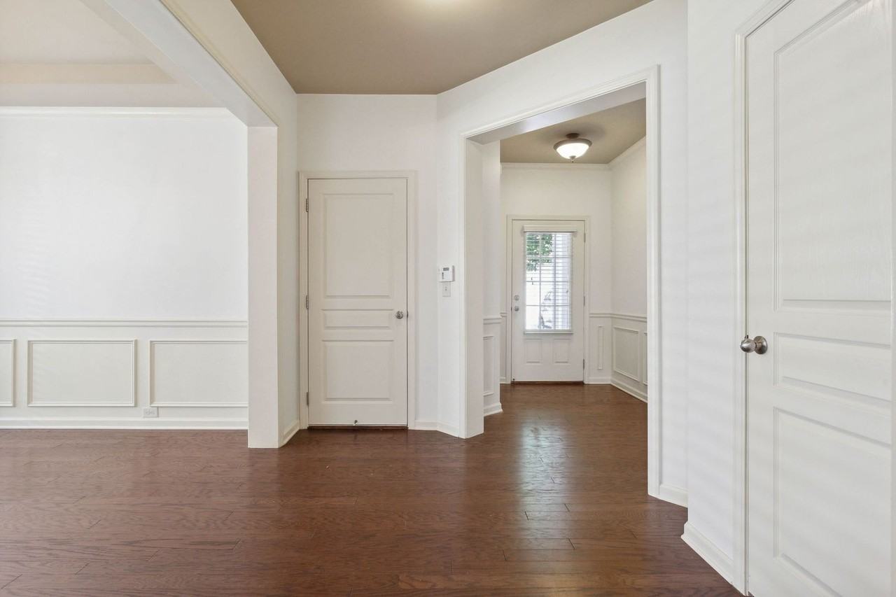 655 Township Cir - Photo 5 of 31
