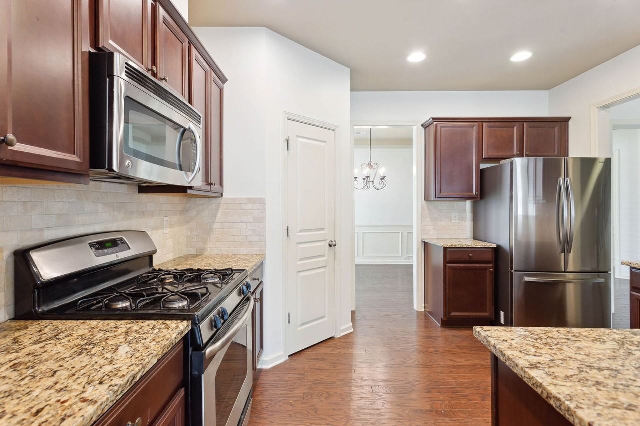 655 Township Cir - Photo 7 of 31