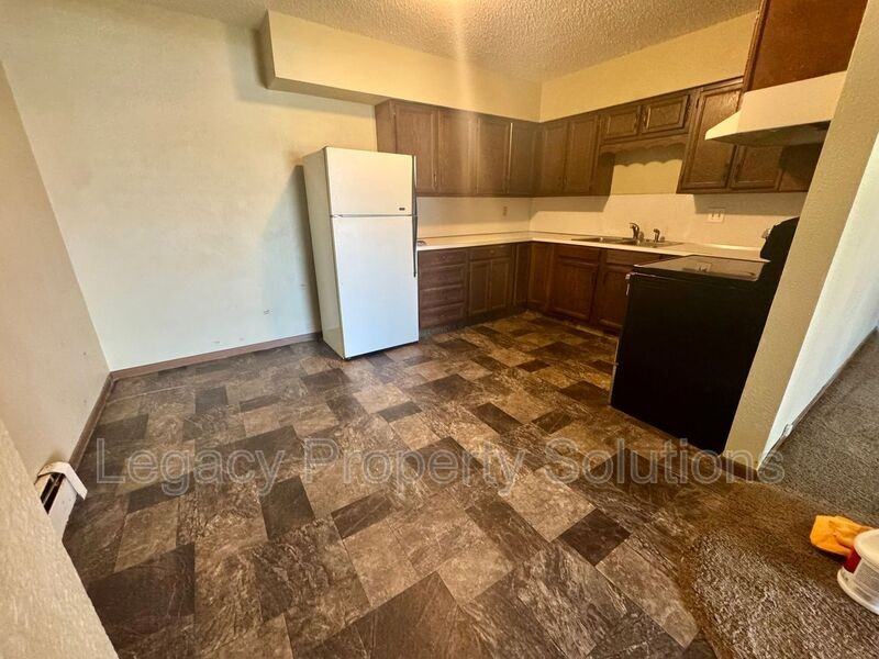 305 W Bismarck Expy N #1 - Photo 2 of 7