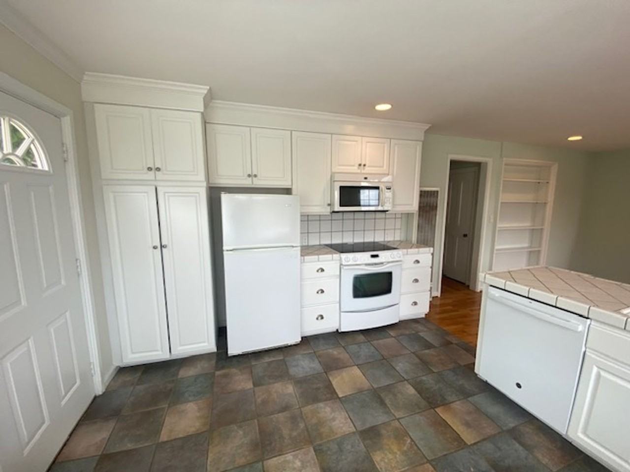 204 5th St - Photo 6 of 18