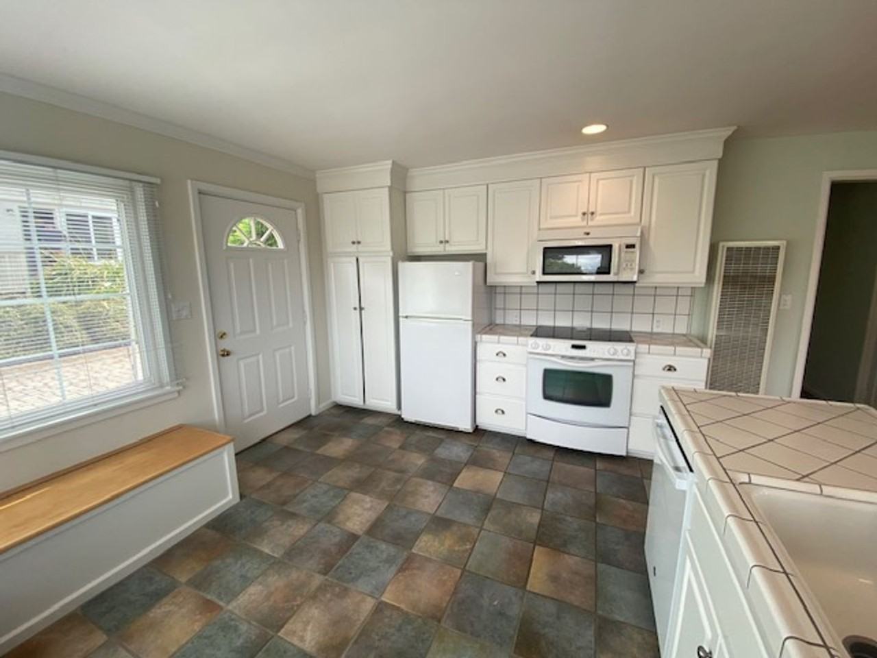 204 5th St - Photo 7 of 18