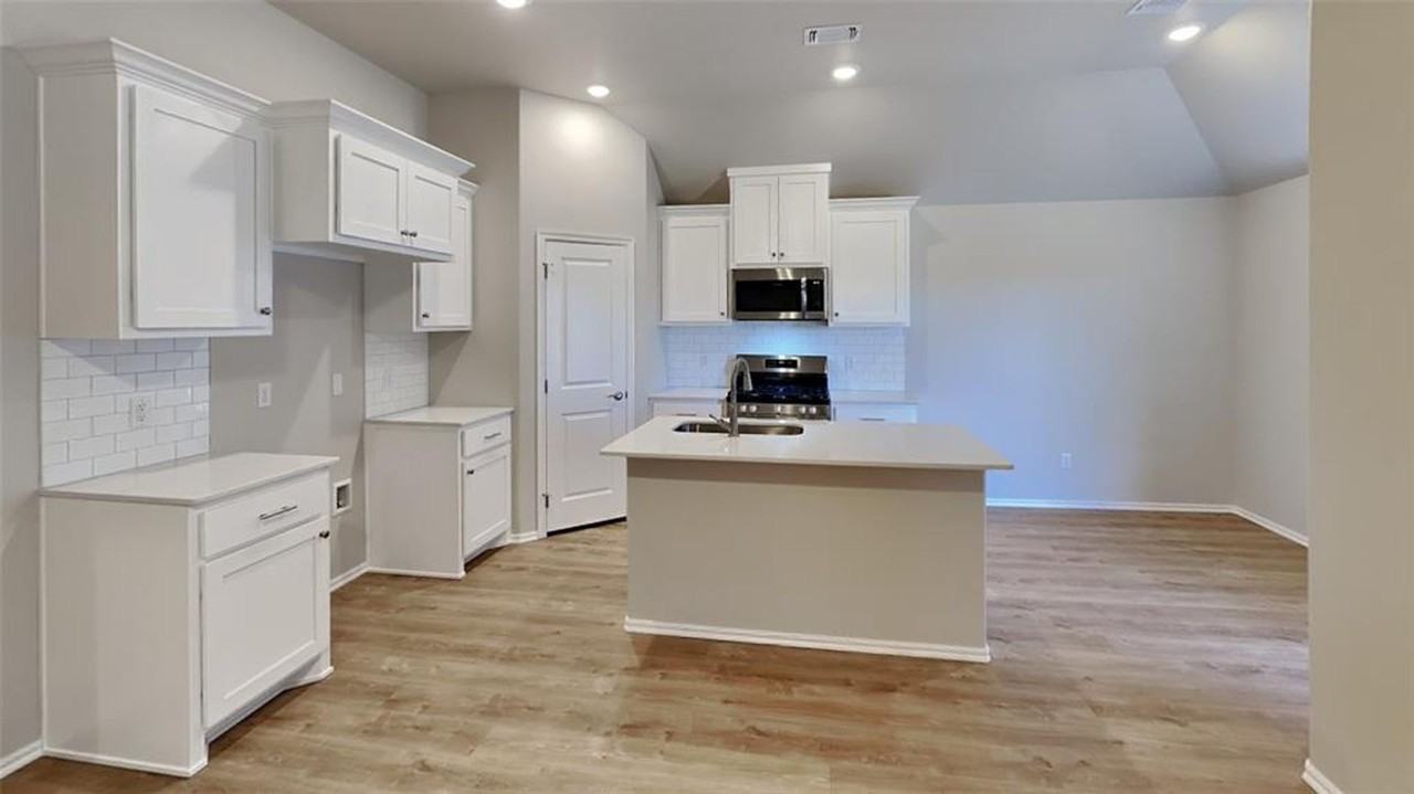 12716 Elba Dr - Photo 6 of 18