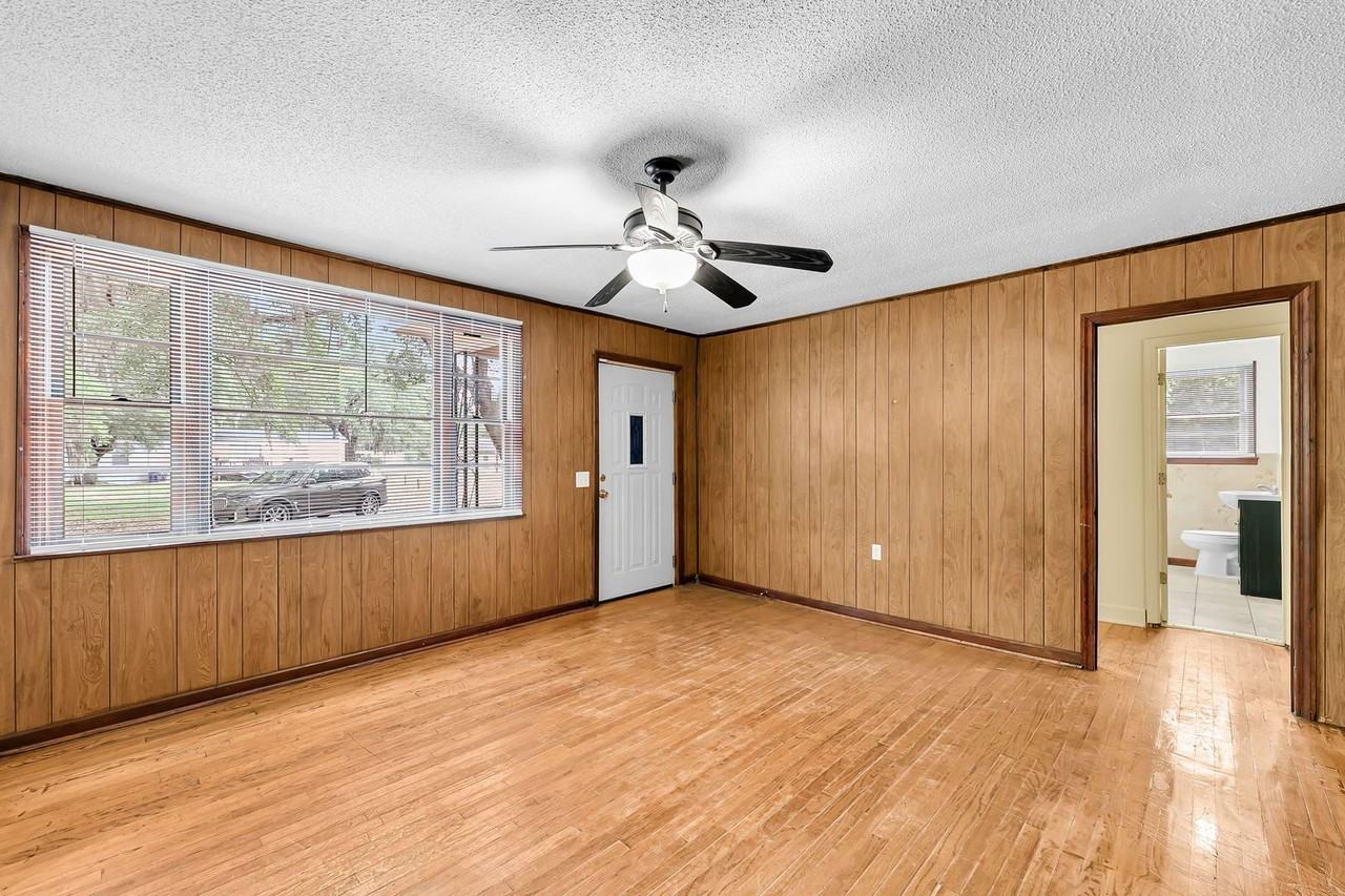 4361 Royal Harbor Rd - Photo 3 of 24