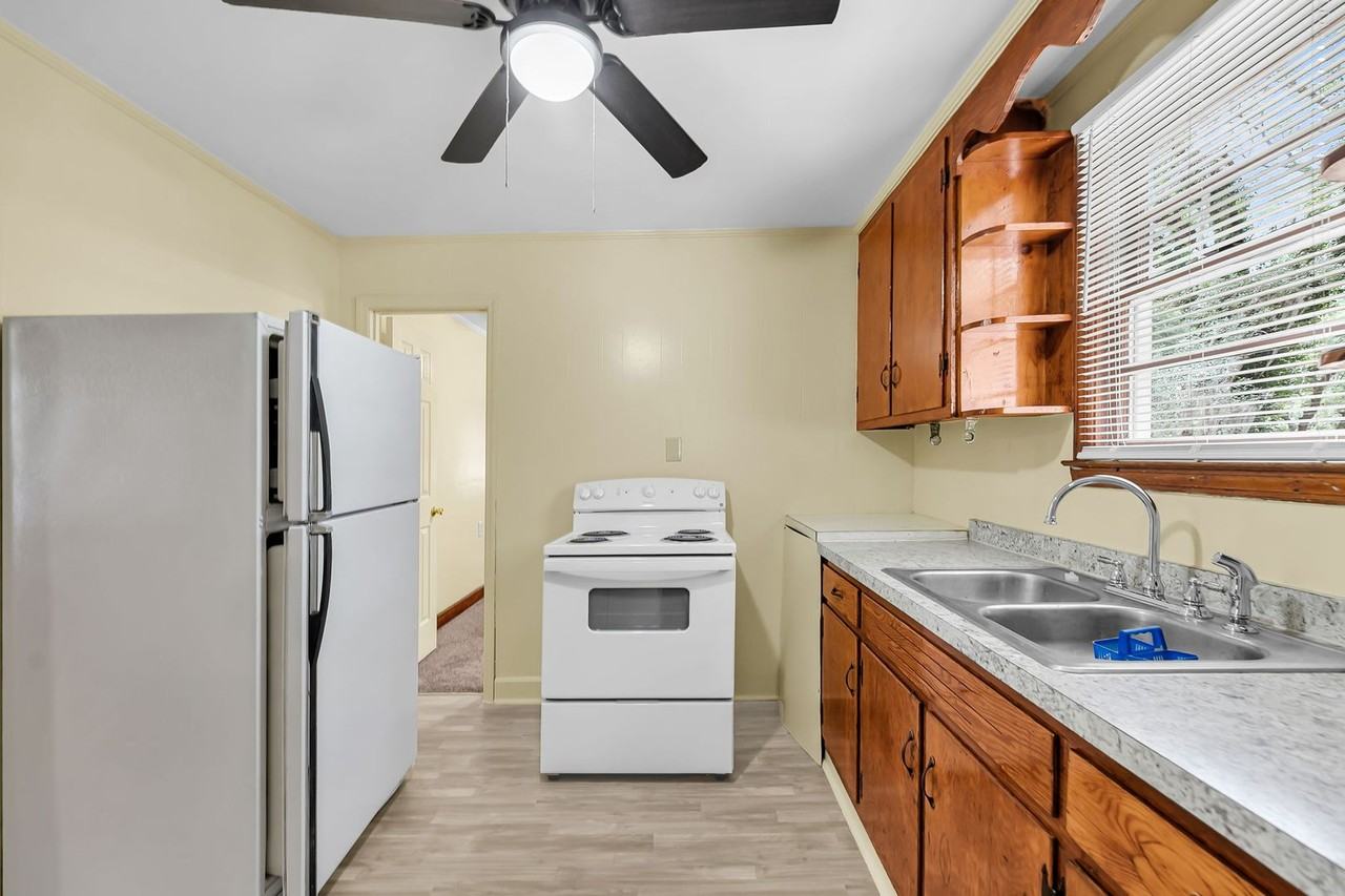 4361 Royal Harbor Rd - Photo 7 of 24