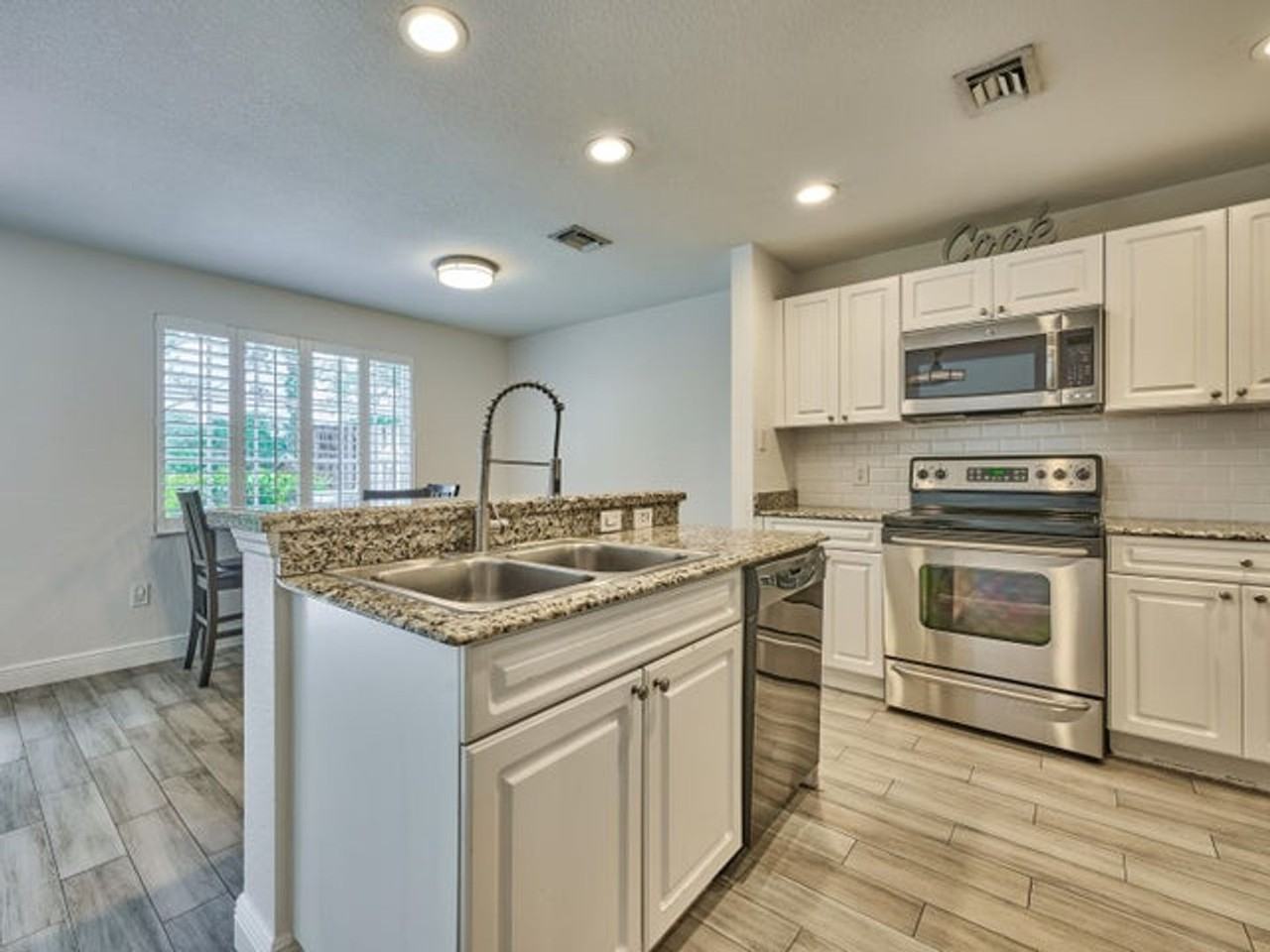 6725 Old Farm Trl - Photo 2 of 23