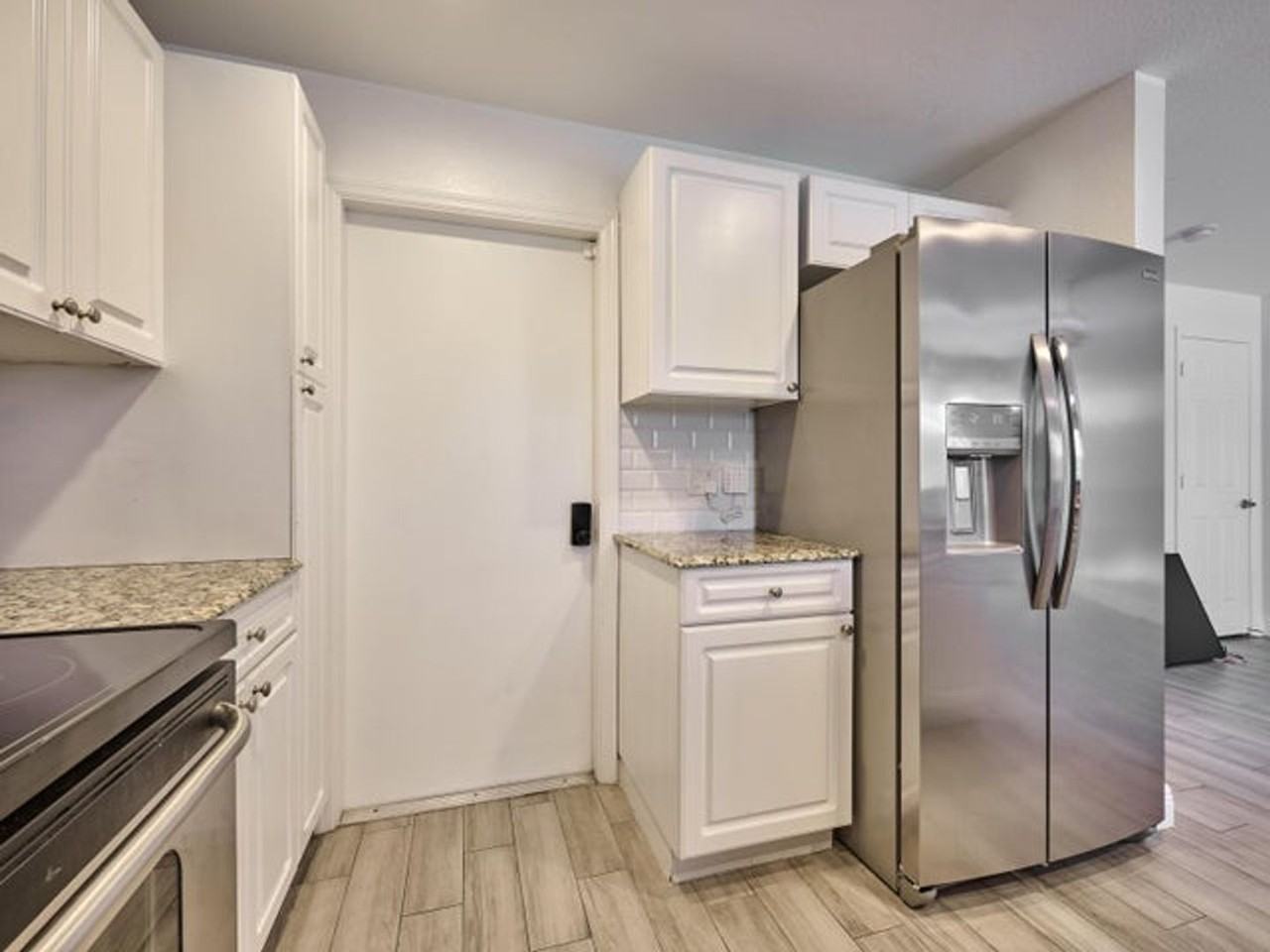 6725 Old Farm Trl - Photo 3 of 23