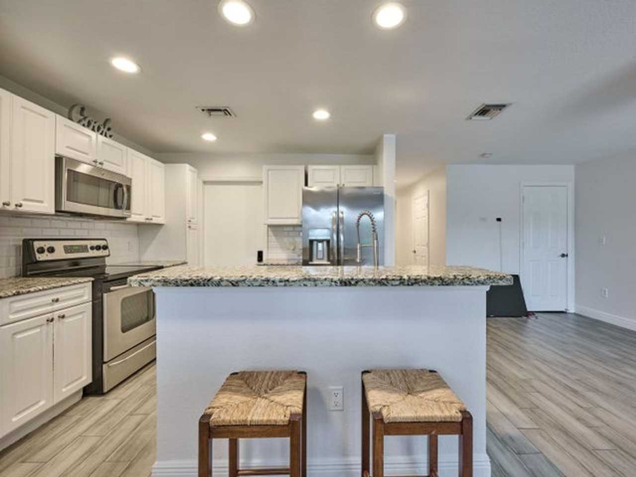 6725 Old Farm Trl - Photo 4 of 23