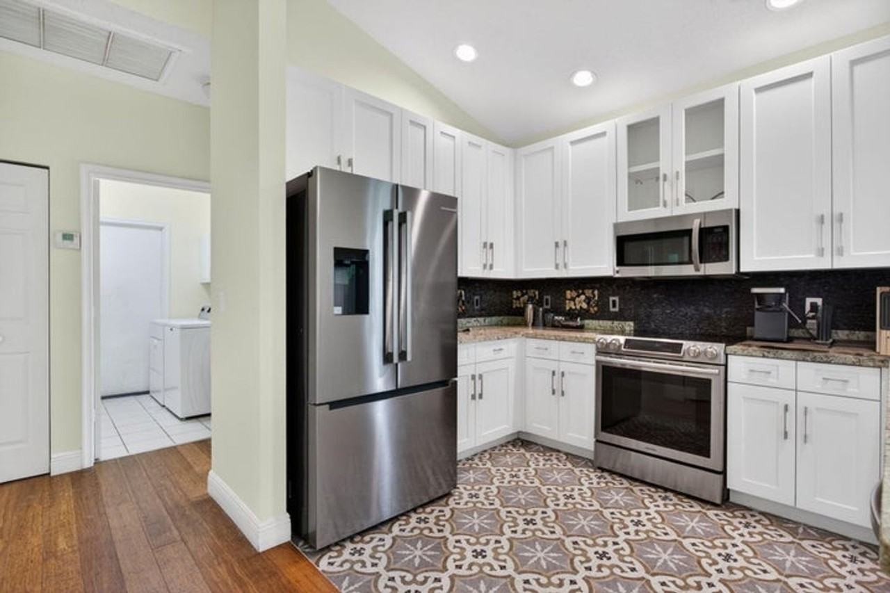 10027 Umberland Pl - Photo 3 of 22