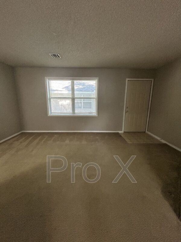 508 E Monroe St - Photo 3 of 12