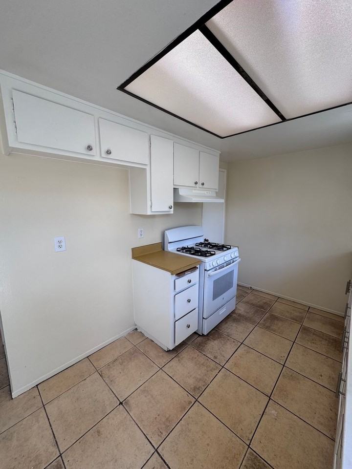 530 S I St #2 - Photo 7 of 18