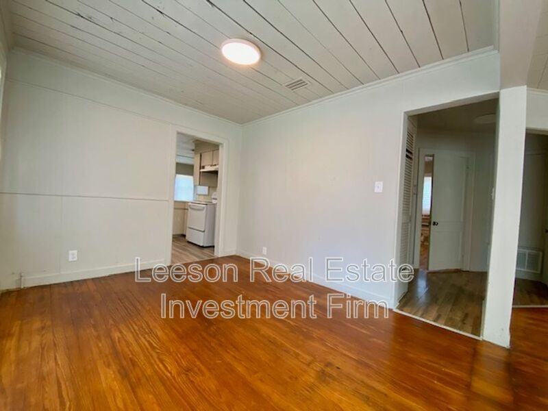 1416 Natalie St - Photo 6 of 19
