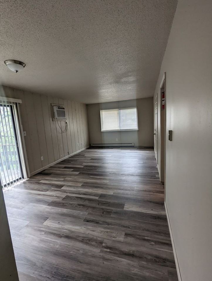 2919 Leeway Dr #B - Photo 6 of 9