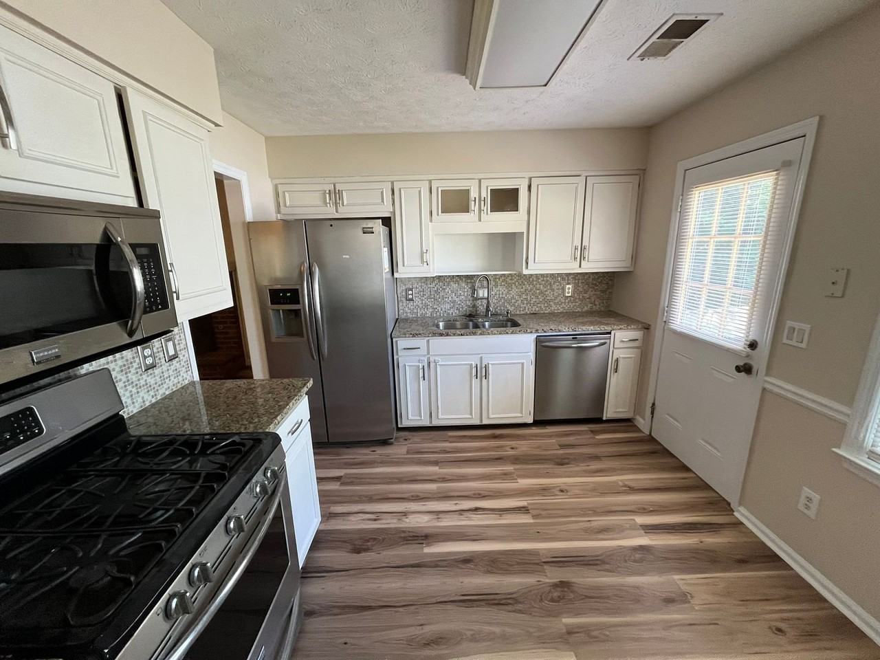 6016 Harvest Dr - Photo 4 of 26