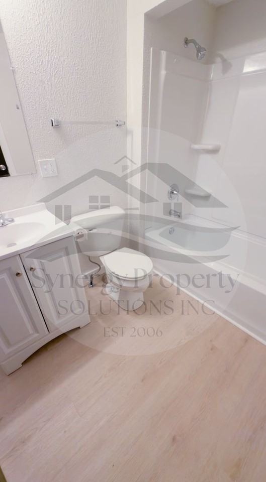 250 Rae Ave - Photo 3 of 15