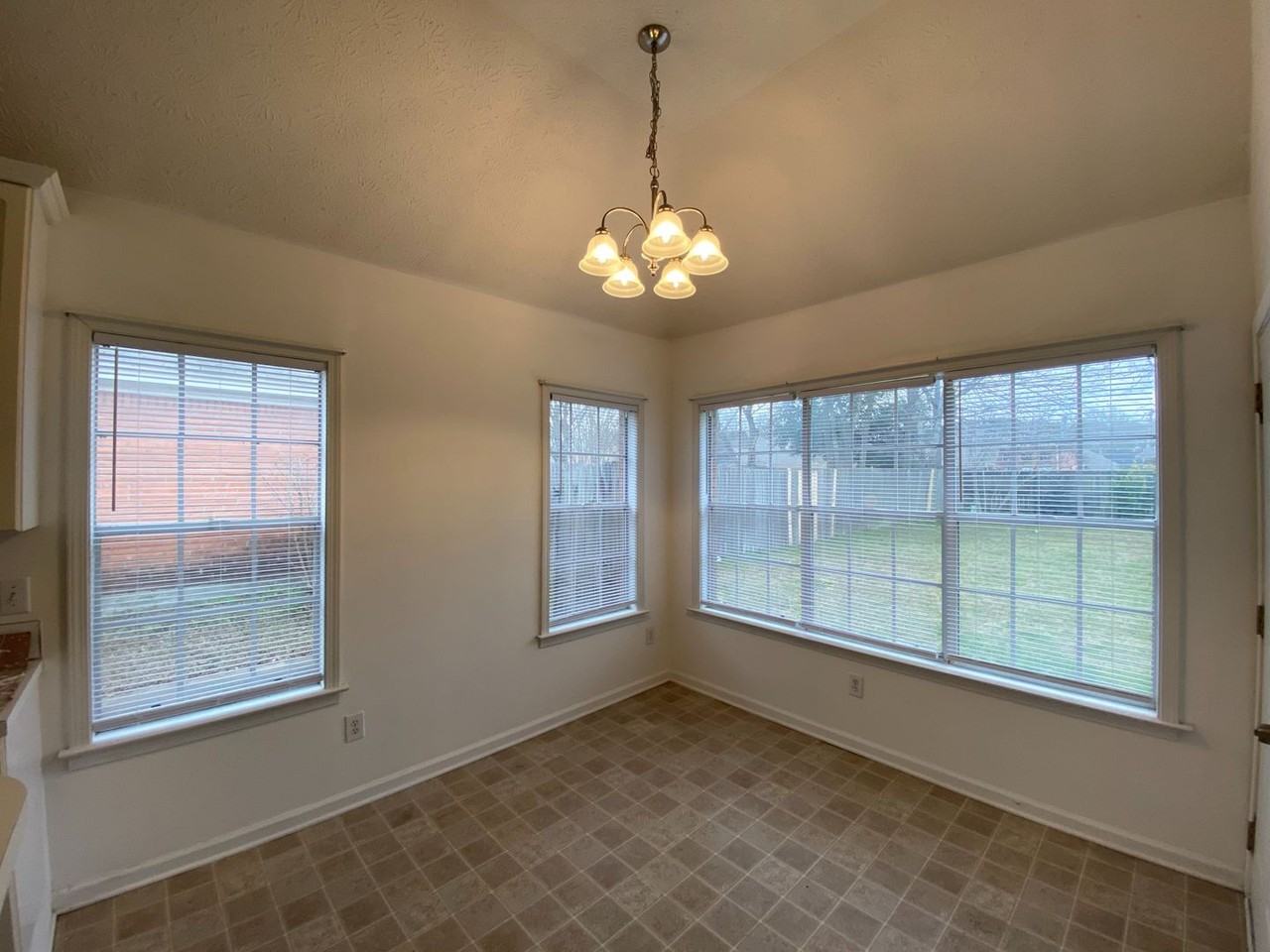 7936 Copperfield Dr - Photo 7 of 23