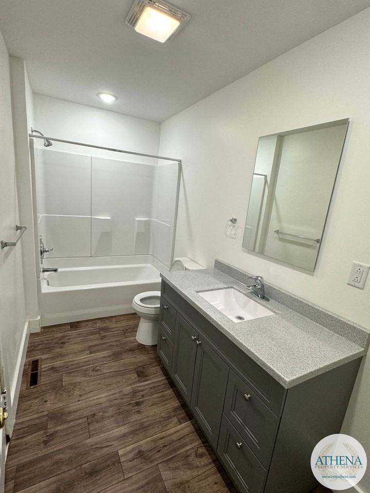 413 N Frederick St - Photo 4 of 15