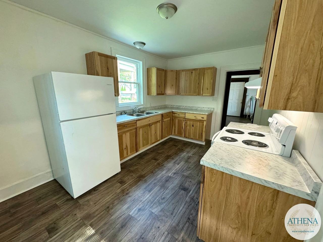 413 N Frederick St - Photo 5 of 15