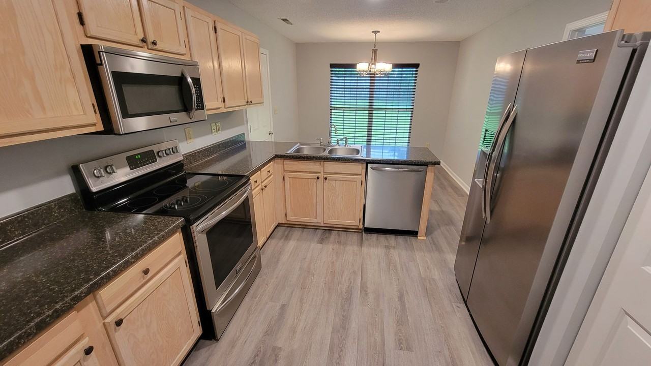 114 Fawnbrook Dr - Photo 2 of 16