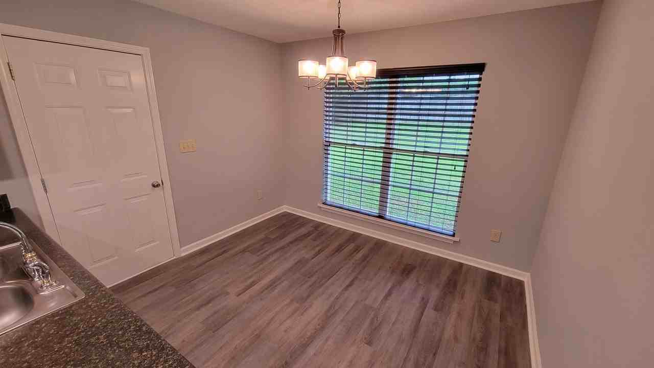 114 Fawnbrook Dr - Photo 3 of 16
