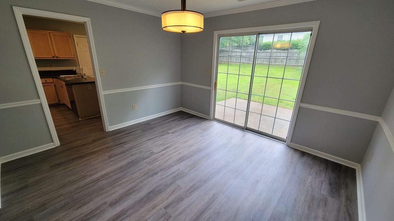 114 Fawnbrook Dr - Photo 5 of 16