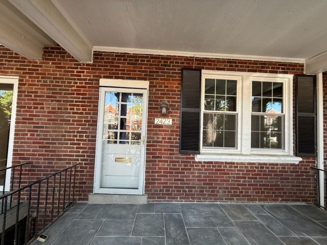 2423 39th Pl Nw ##Nw - Photo 2 of 37
