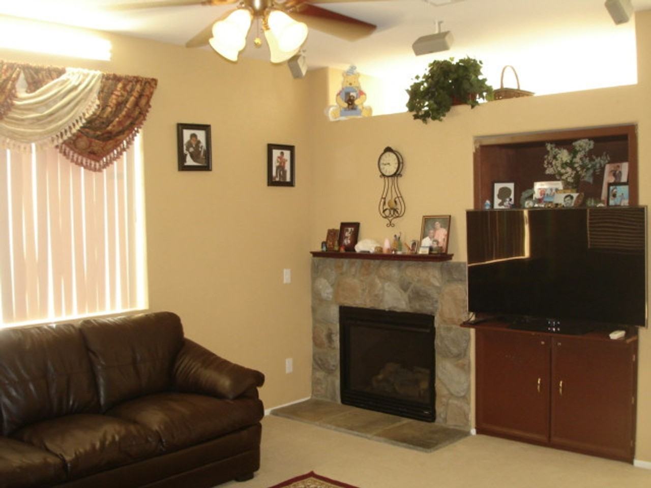 29454 Shannon Ct - Photo 3 of 11