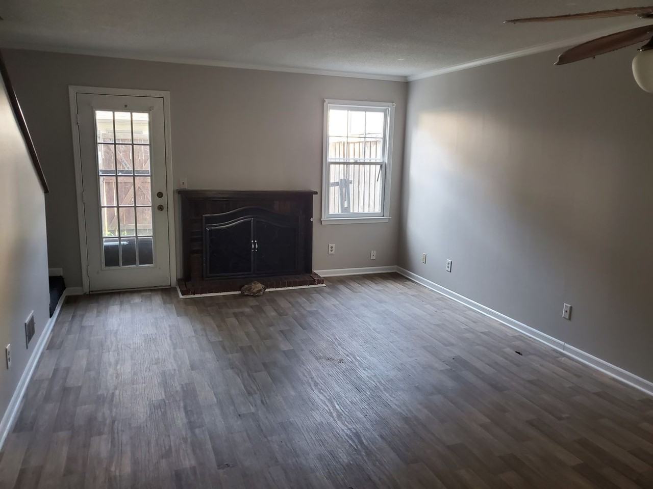 1913 Spring Wood Dr - Photo 2 of 8