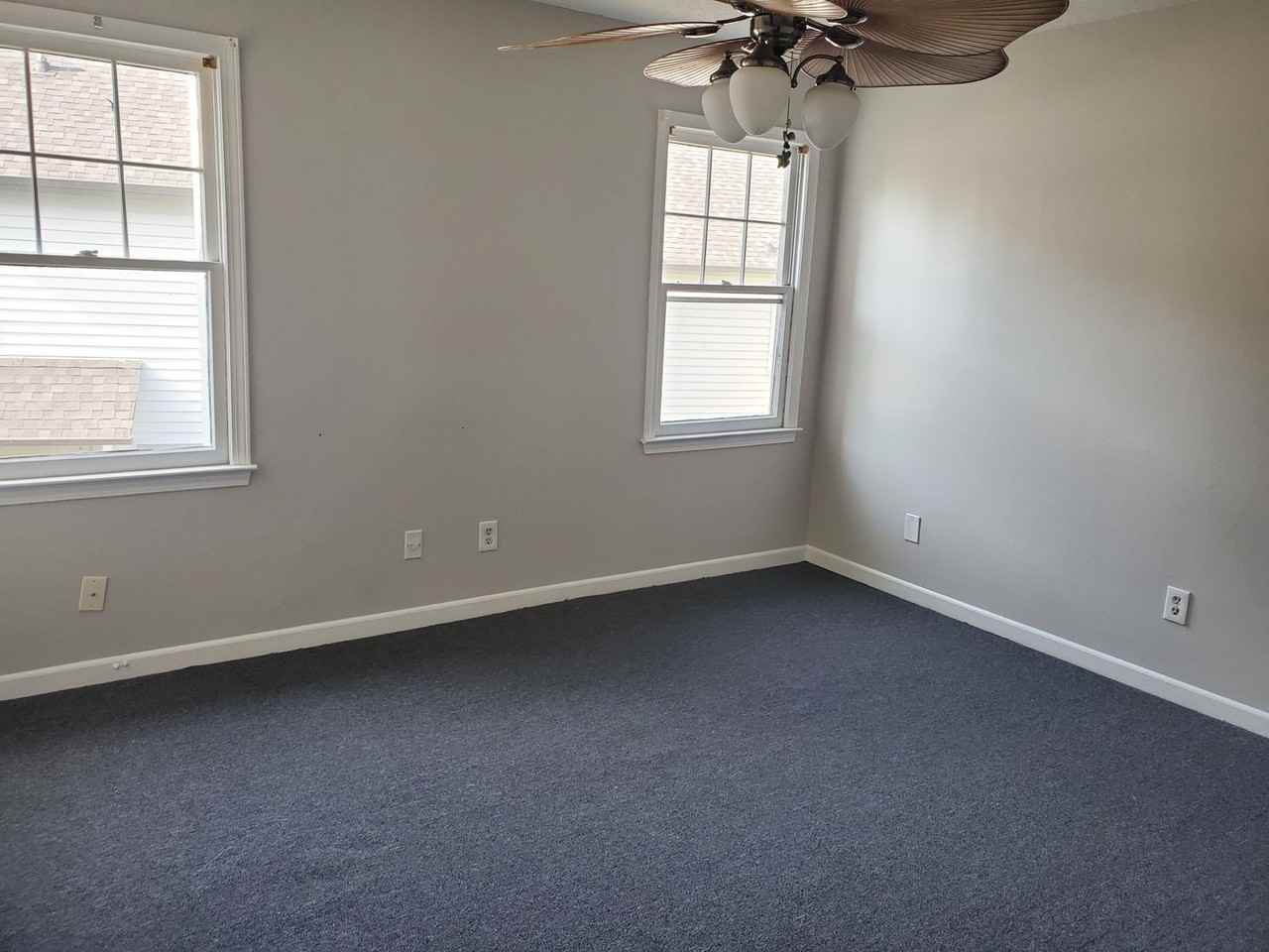 1913 Spring Wood Dr - Photo 4 of 8