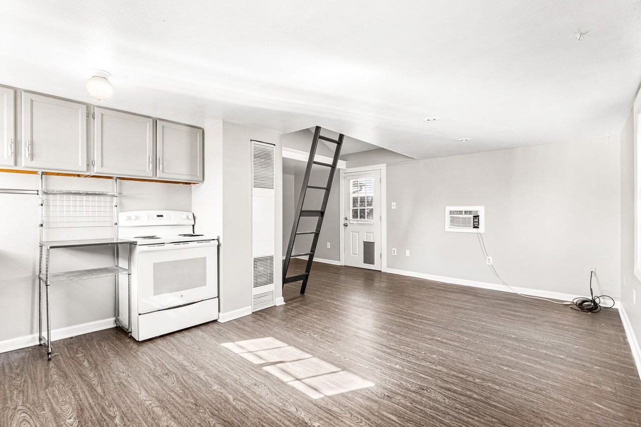 5509 1/2 W 26th Ave - Photo 3 of 9