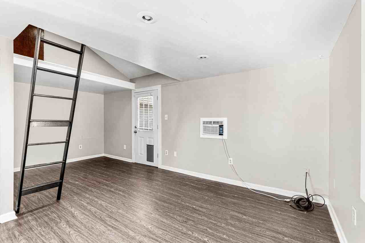 5509 1/2 W 26th Ave - Photo 4 of 9