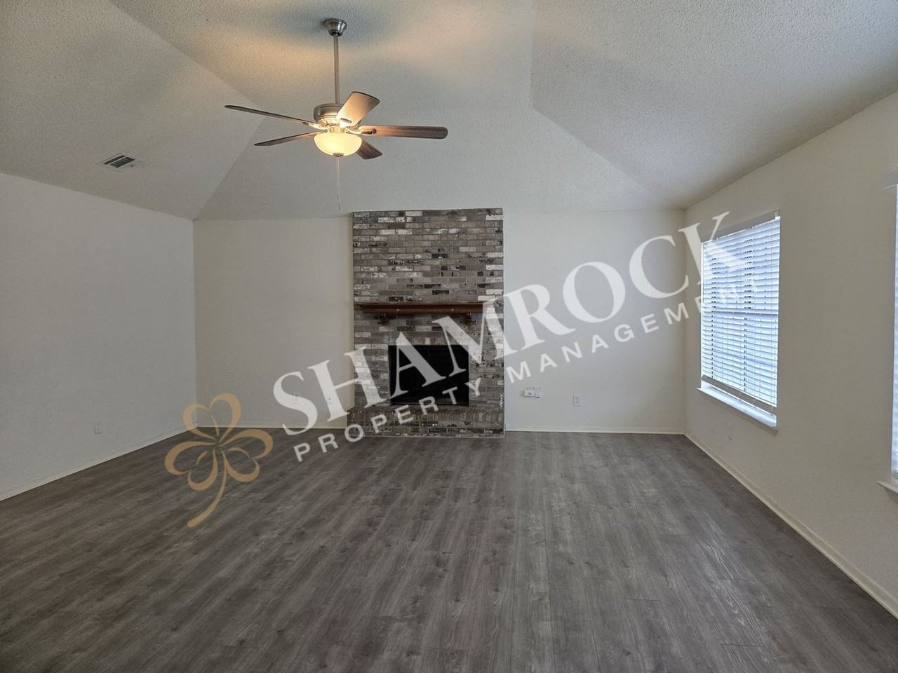 10709 Apache Dr - Photo 3 of 17