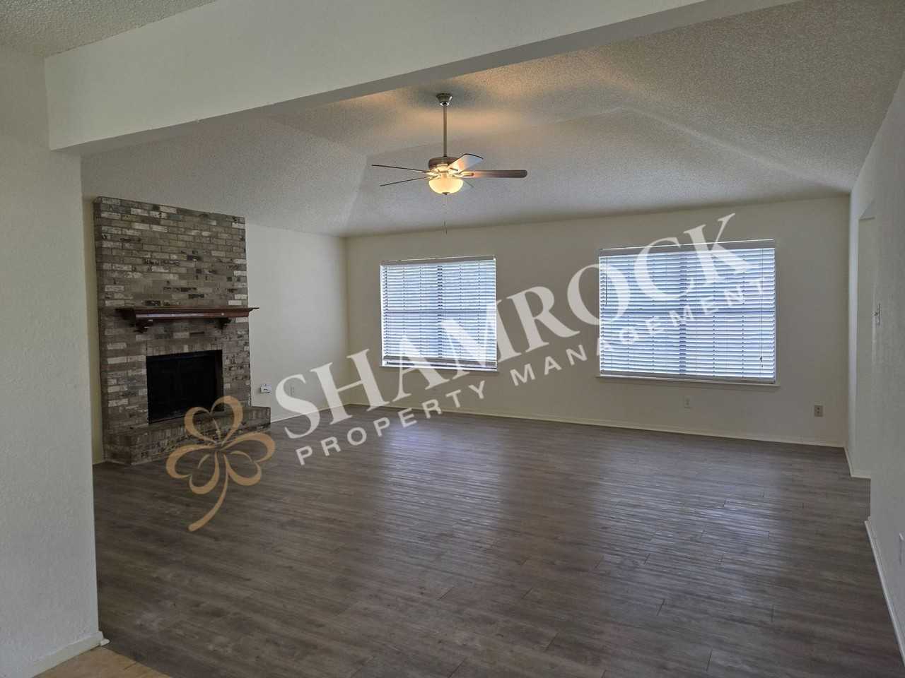 10709 Apache Dr - Photo 4 of 17