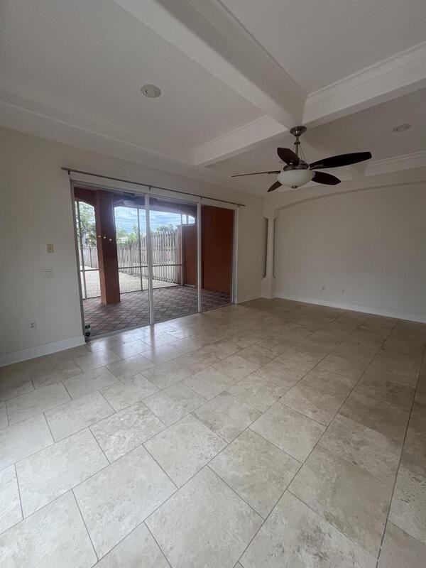 2119 Montclair Dr - Photo 3 of 13