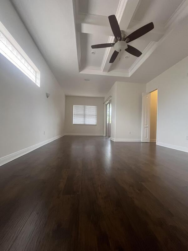 2119 Montclair Dr - Photo 5 of 13
